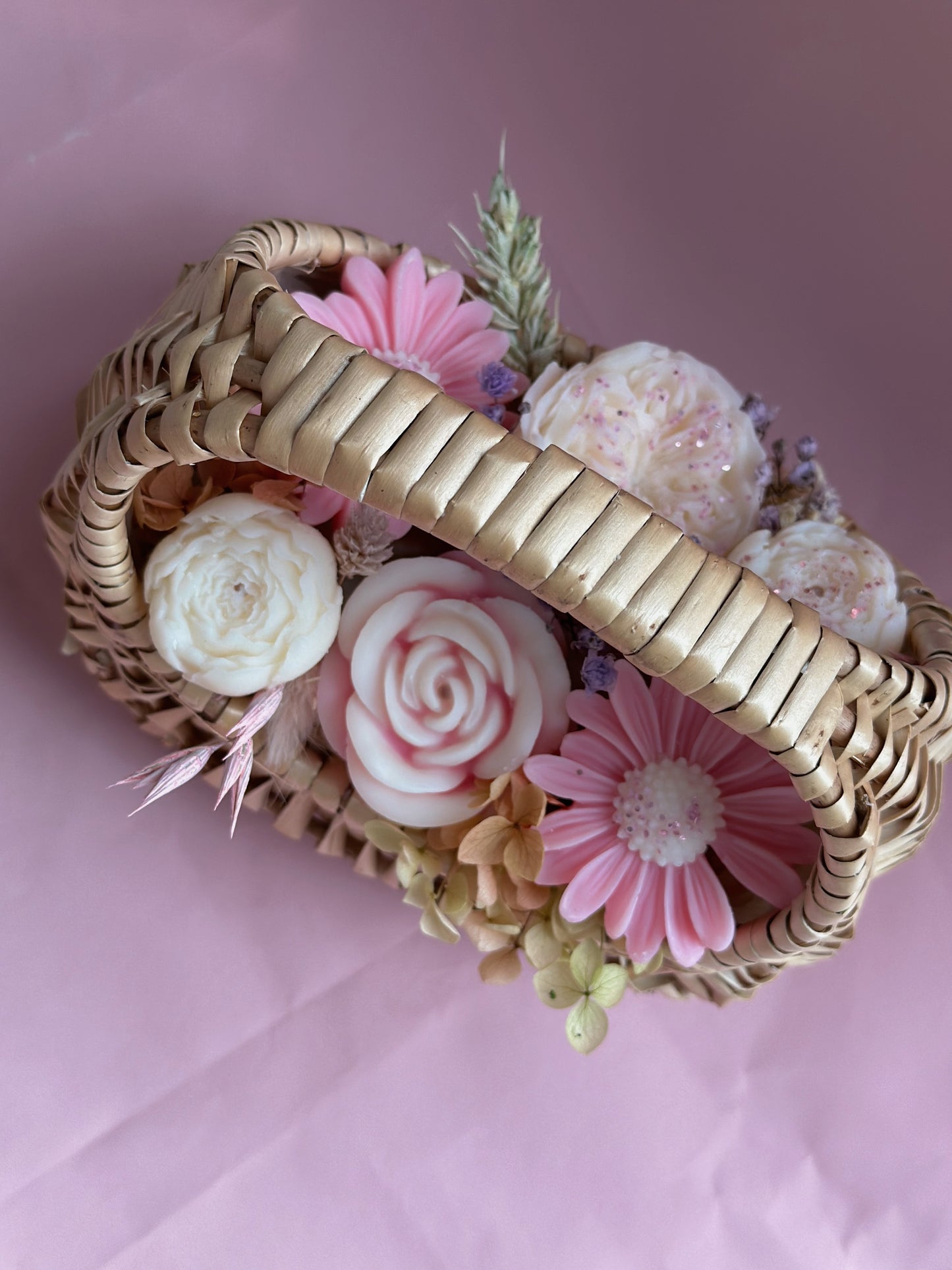Panier de fleurs en cire - parfum rose